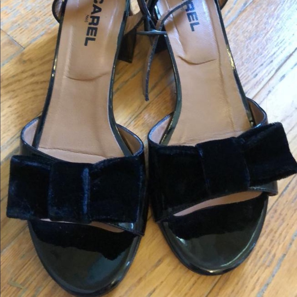 Carel black sandal with velvet bow